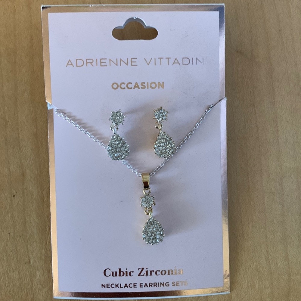 NWT Adrienne Vittadini Necklace Earring Set